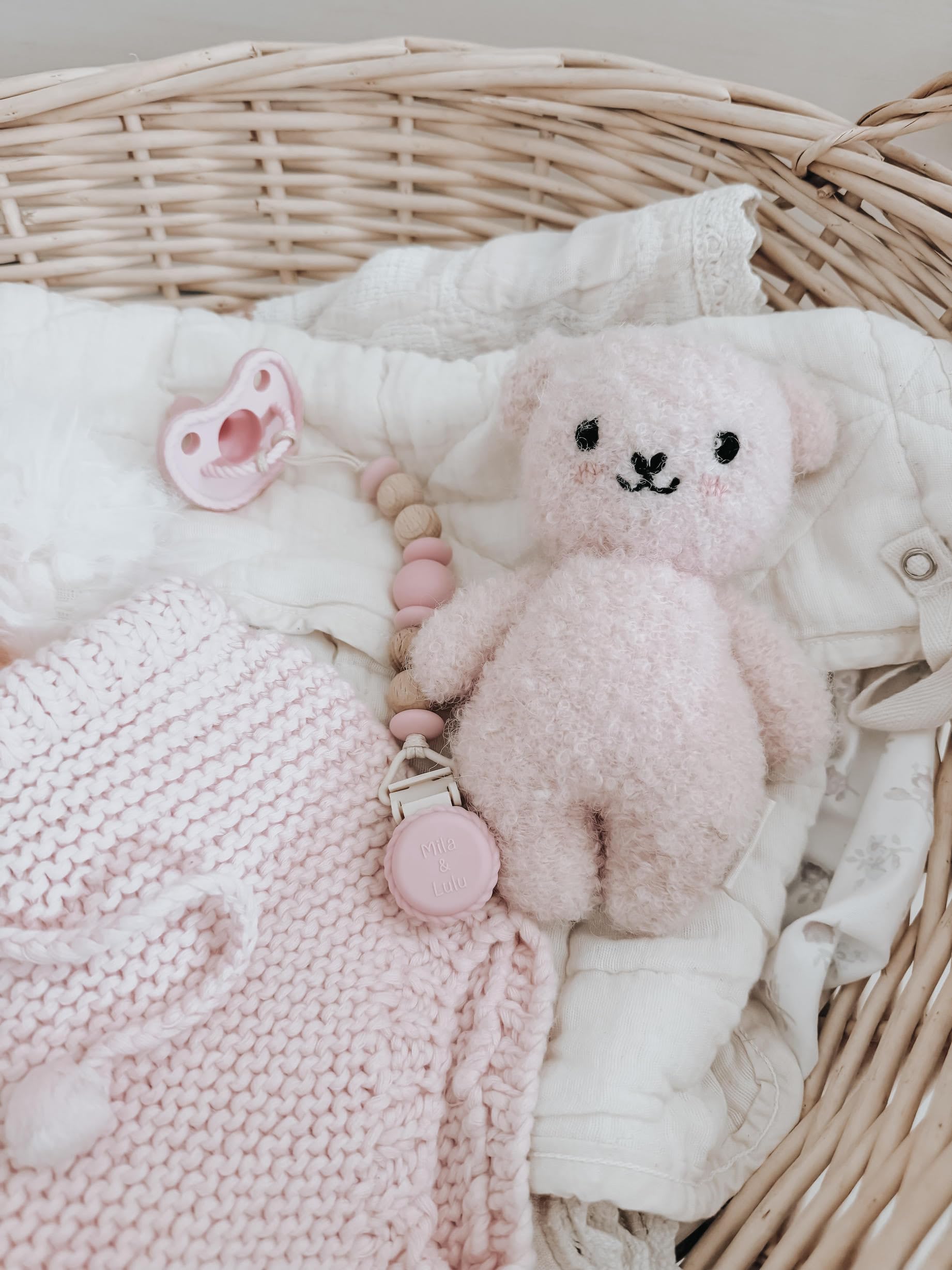 Mila & Lulu secure clasp ensures attachment to clothing without slipping.