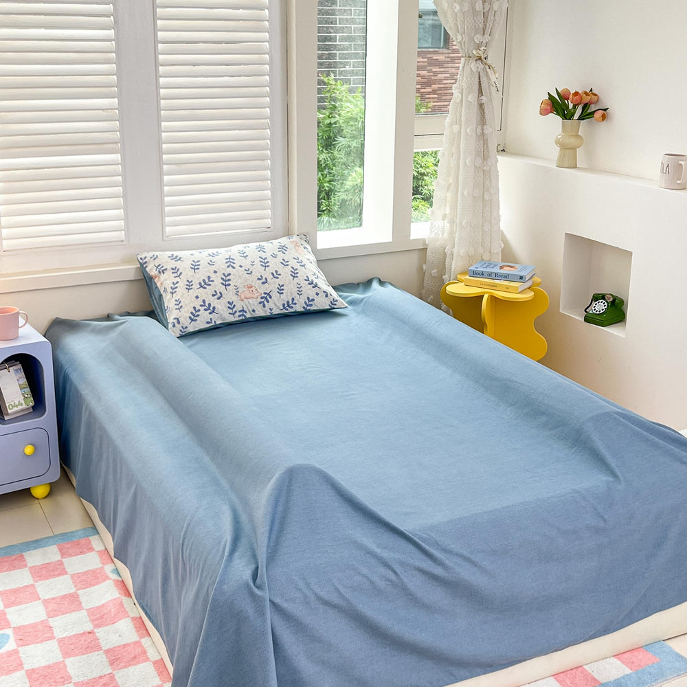 mini paw bed guard rails reduce snagging with a no-handle zipper