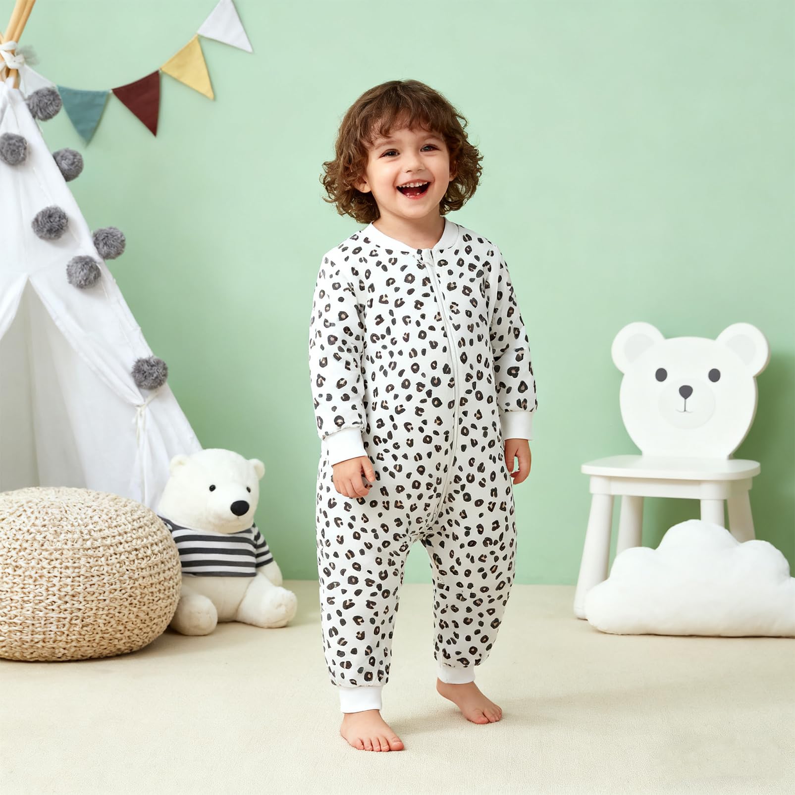 Minicoco sleep sack is machine washable while preserving softness.