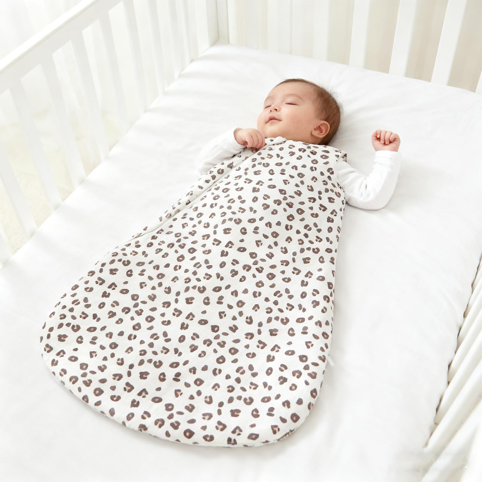 Minicoco soft organic cotton fabric offers breathable warmth for winter nights.