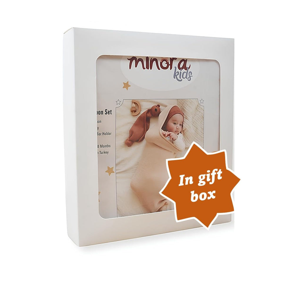 Minora no-fasteners design ensures skin-friendly swaddling with no snaps