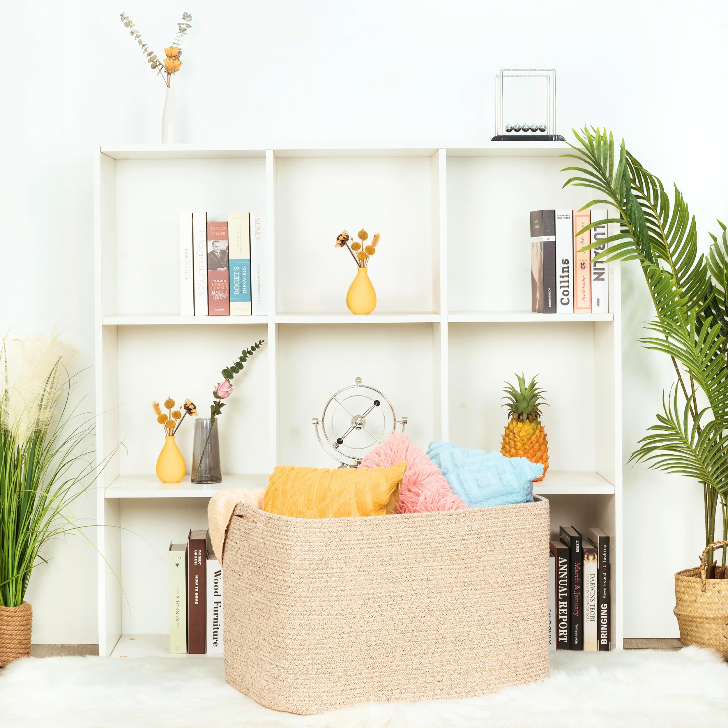 MINTWOOD 112L blanket basket neatly contains dog toys and pet supplies.