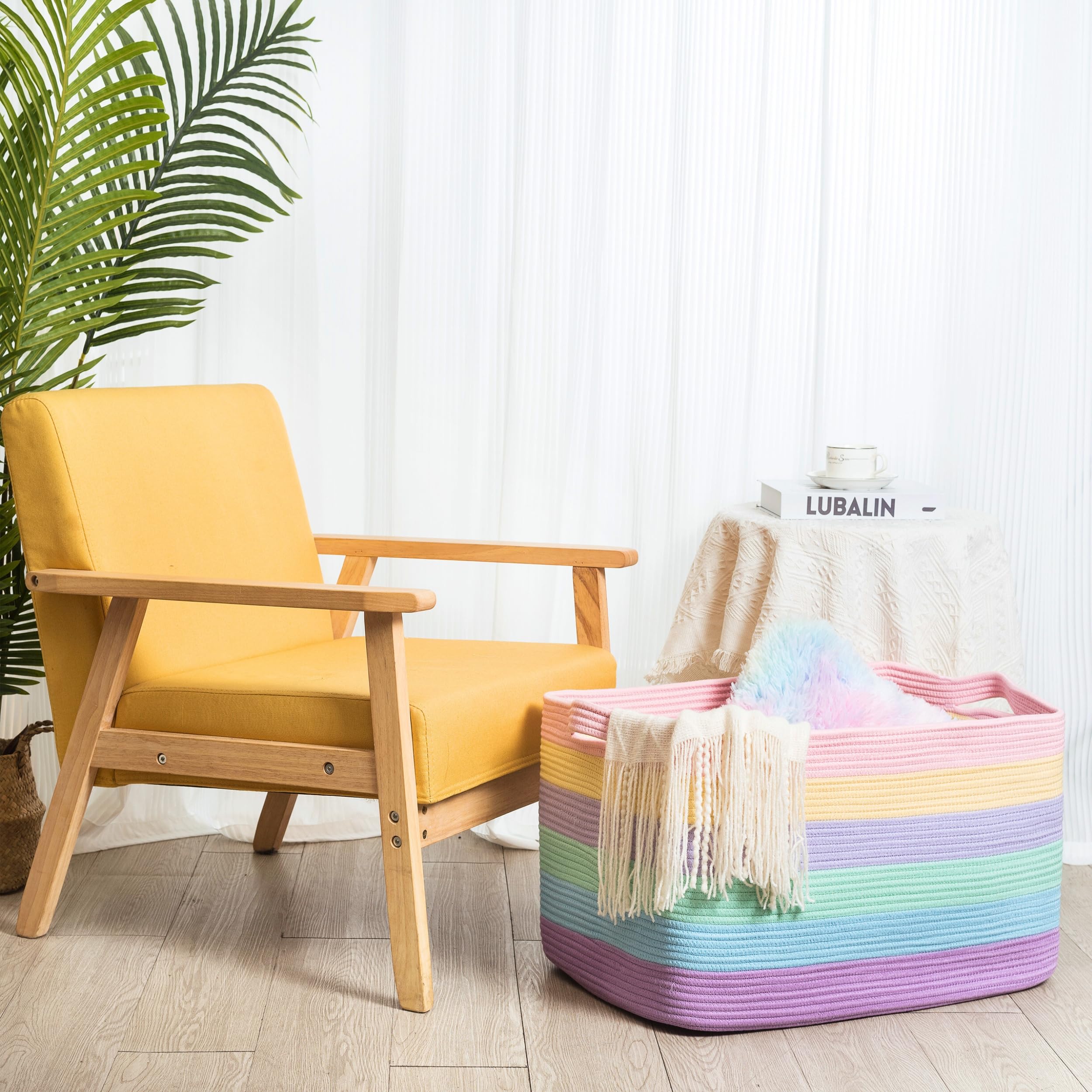 MINTWOOD Design blanket and towel storage basket keeps linen tidy.