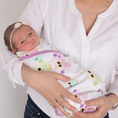 Miracle Blanket no-fasteners design prevents unraveling and skin irritation.