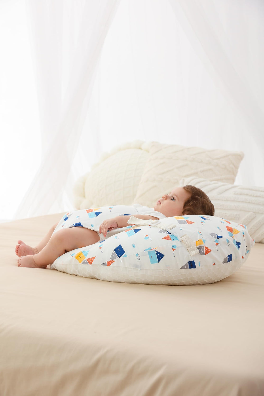 Misounda supervised feeding and awake play with cozy baby lounger