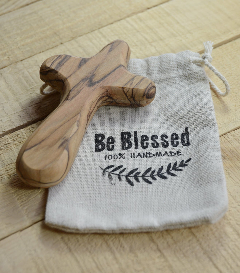 MIZZE velvet protective pouch keeps the cross secure and pristine.
