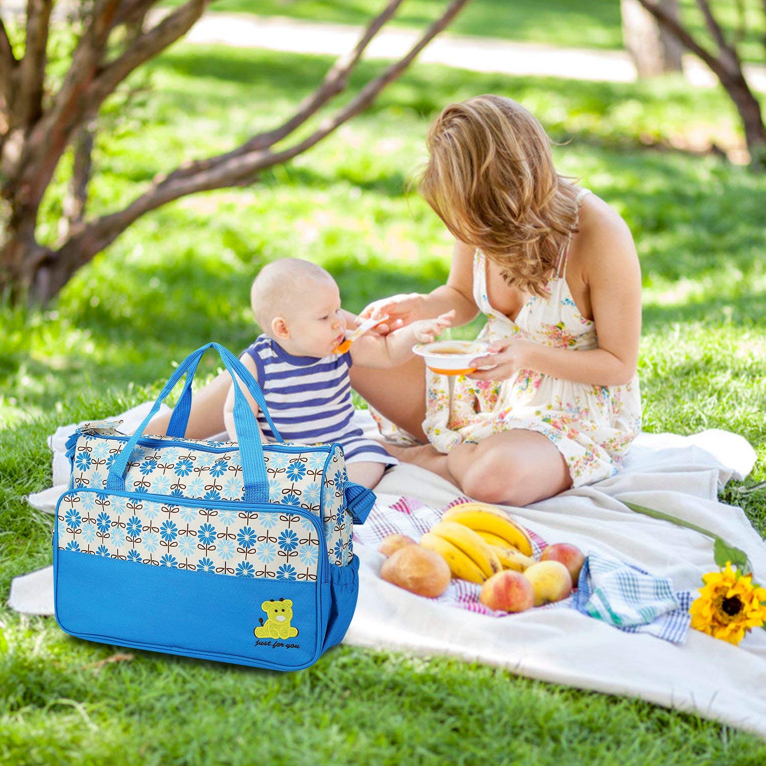 Moclever adjustable shoulder straps ensure comfortable carrying all day.