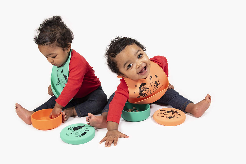 Modern Twist Bucket Bib is BPA-free and kid-safe.