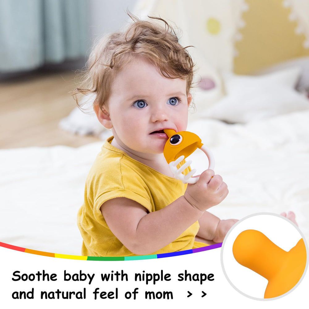 Mombella Clownfish teether textures offer varied chewing sensations to soothe gums.