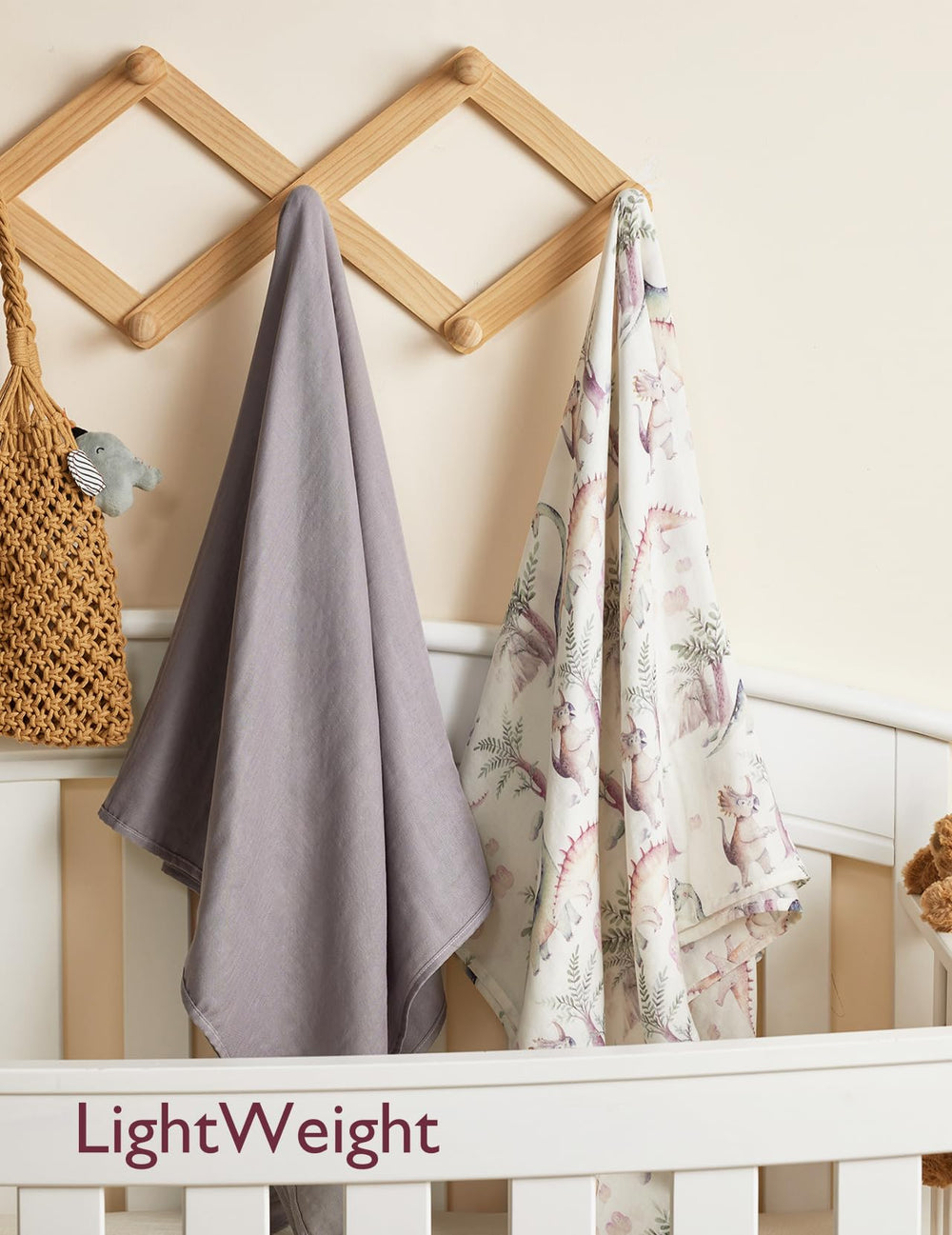 Momcozy absorbent double-layer gauze keeps baby dry and secure.