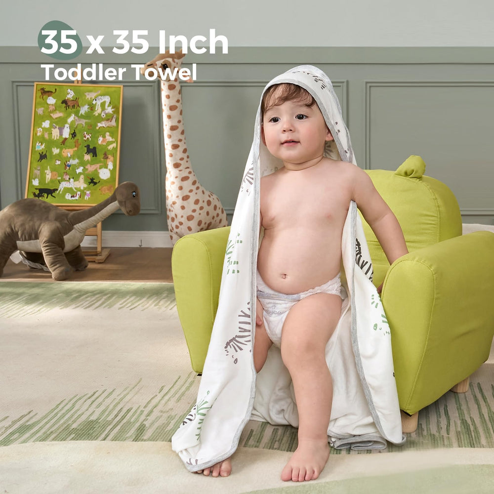 Viscose-cotton blend in Momcozy towel provides plush feel and quick dryness