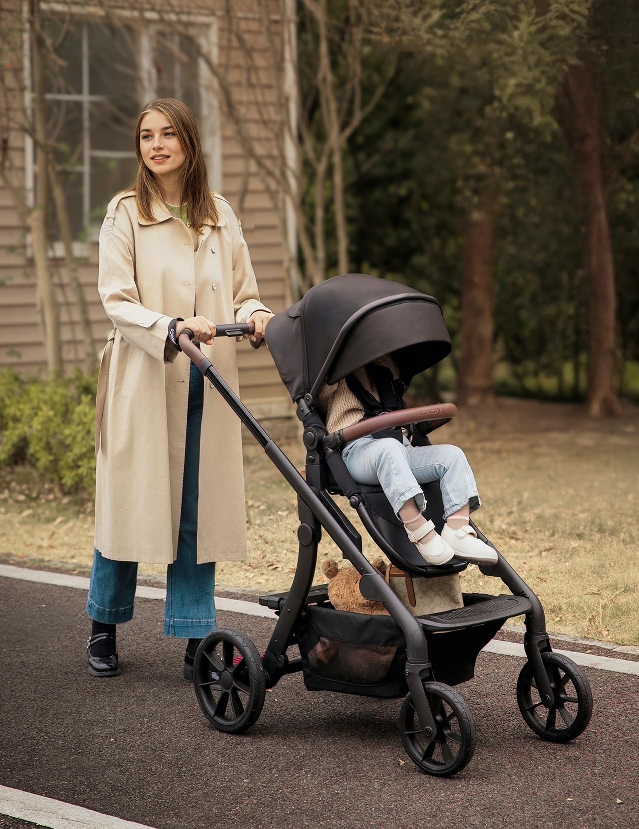 Momcozy ChangeGo second seat installs quickly for simple stroller expansion.