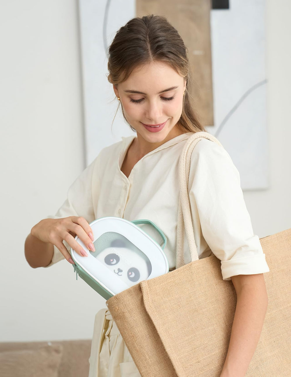 Momcozy Elite Storage Bag keeps essentials neatly organized