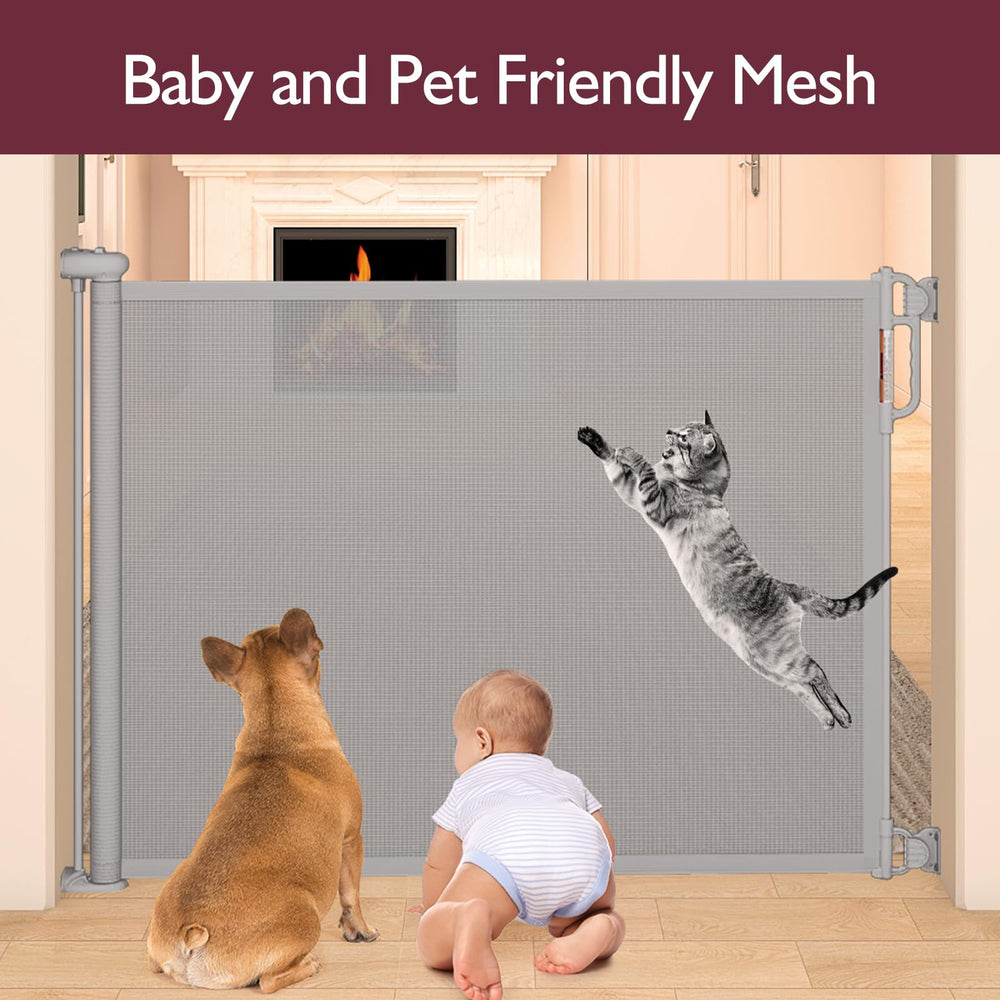 Momcozy gate locking mechanism features double lock for one-handed use.