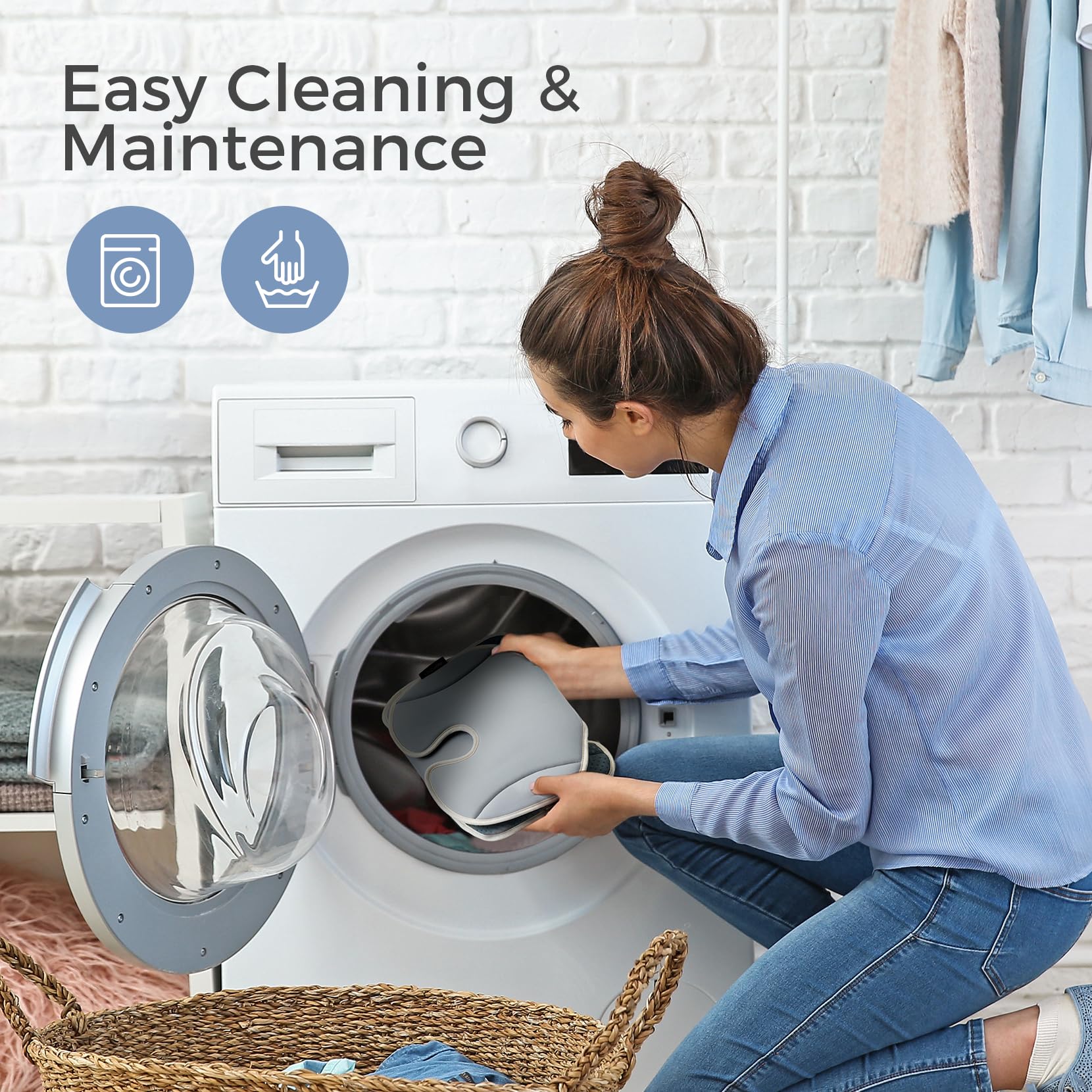 Momcozy machine-washable seat liner is quick to clean after outings.