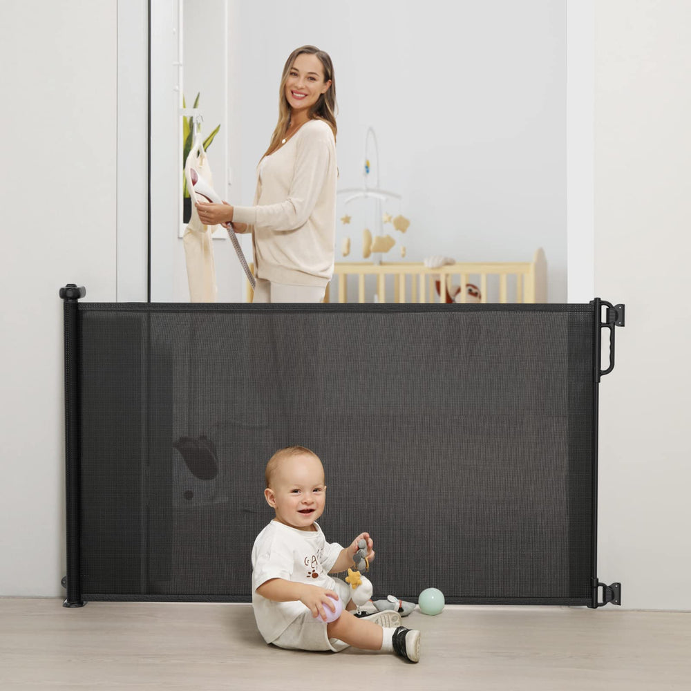 Momcozy gate maintenance-friendly mesh fabric for easy care.