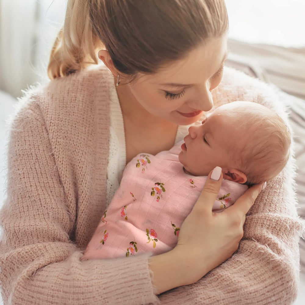Momcozy blanket suitable for boys and girls
