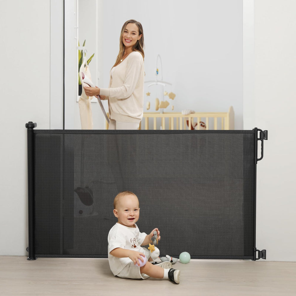 No bottom rails design prevents tripping with Momcozy