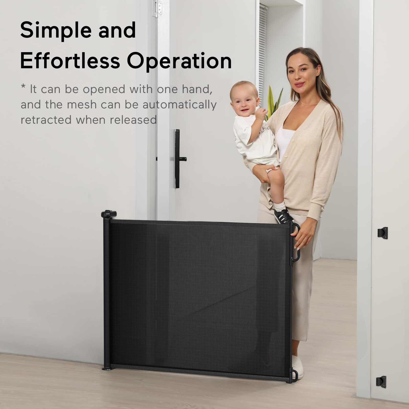 Indoor/outdoor compatibility of the Momcozy gate