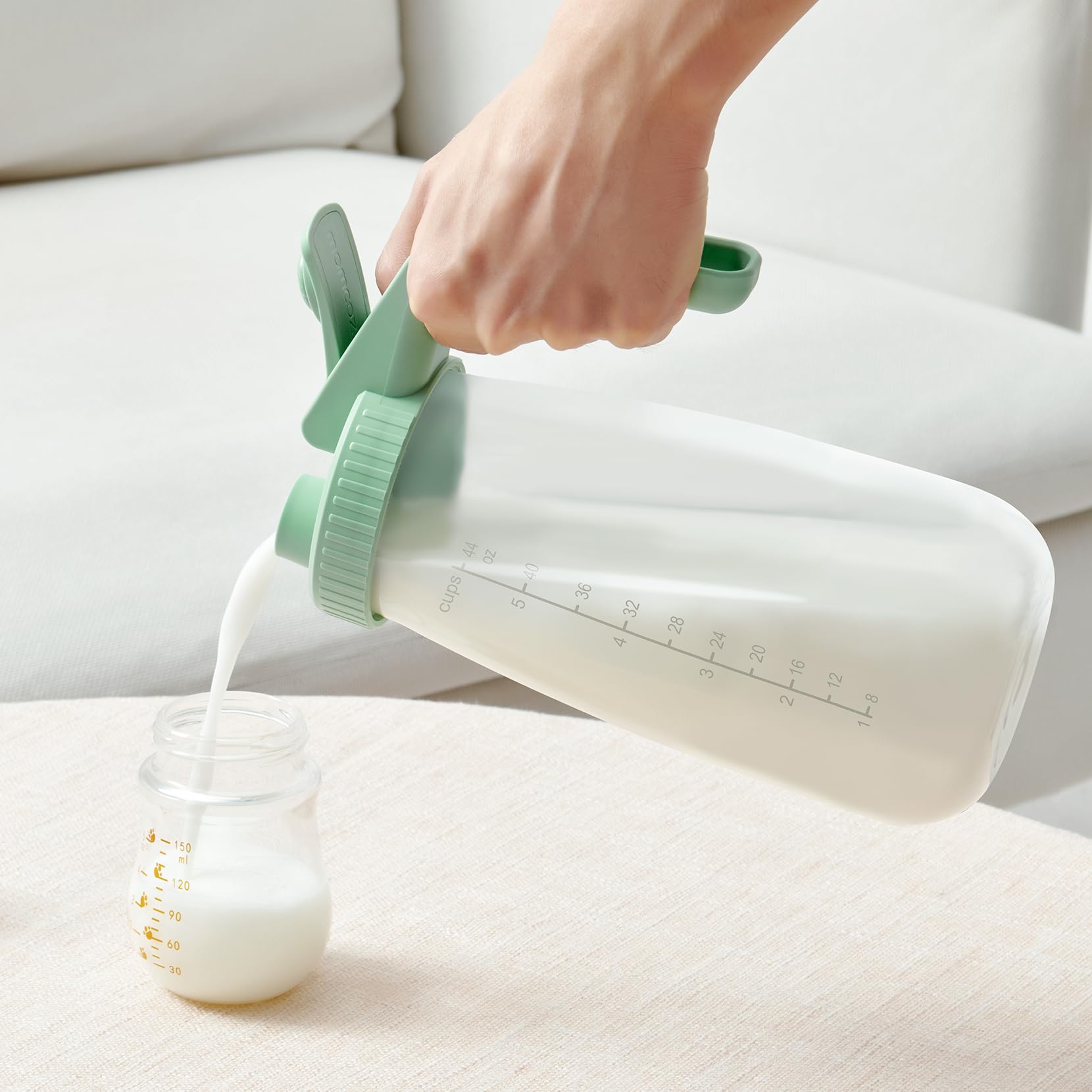 Momcozy thermal-resistant glass handles hot and cold transitions