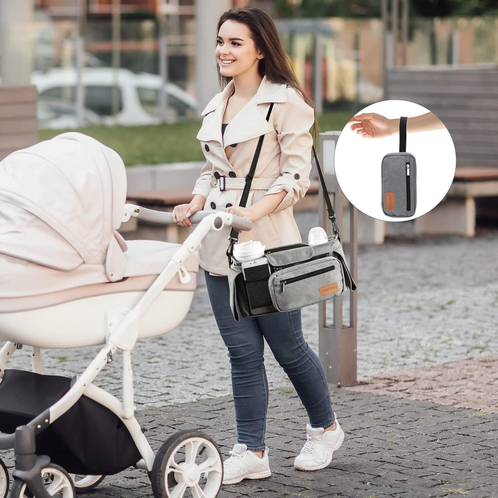 Momcozy stroller organizer is easy to clean and wipe down after use.
