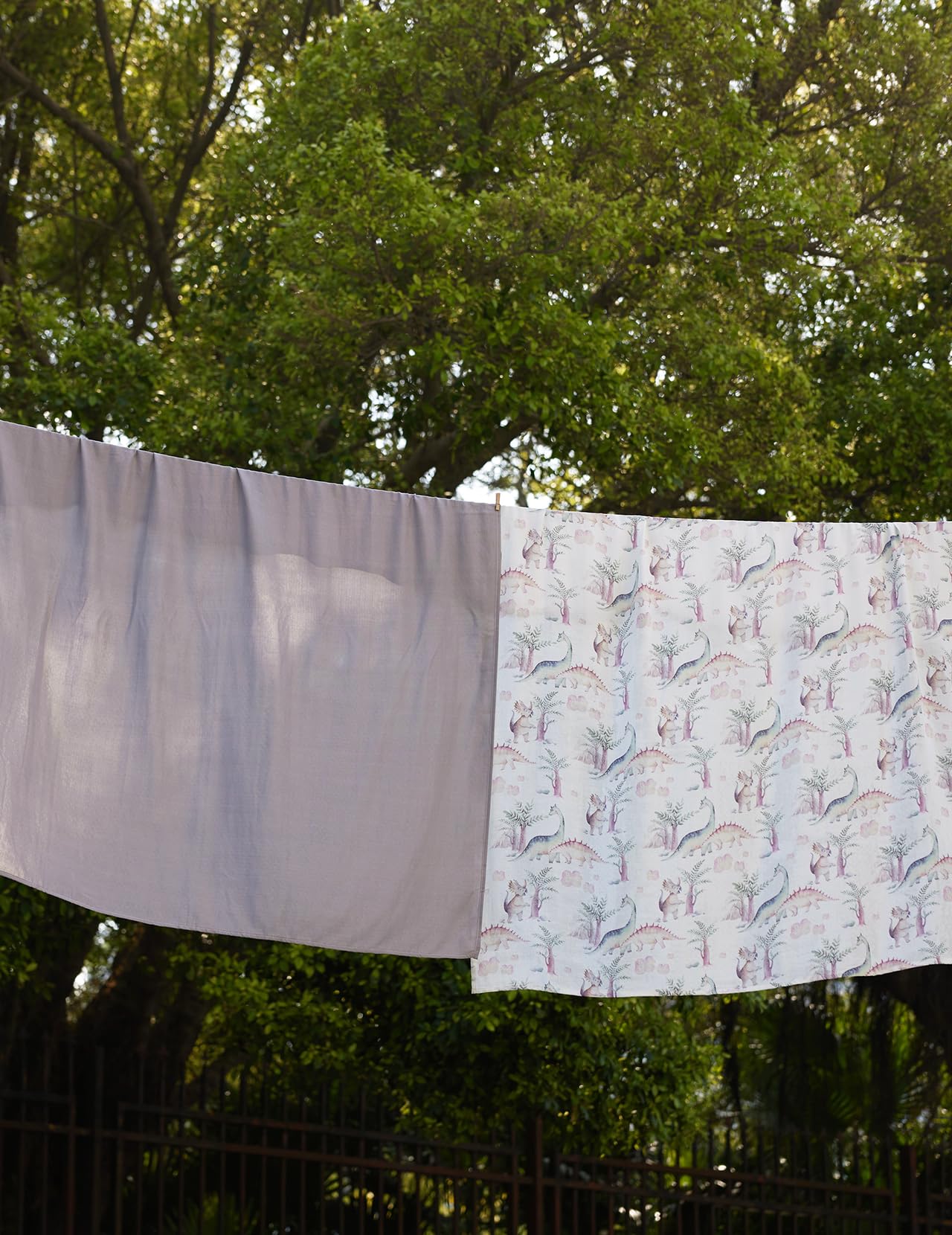 Momcozy durable colors stay vibrant after repeated washes.