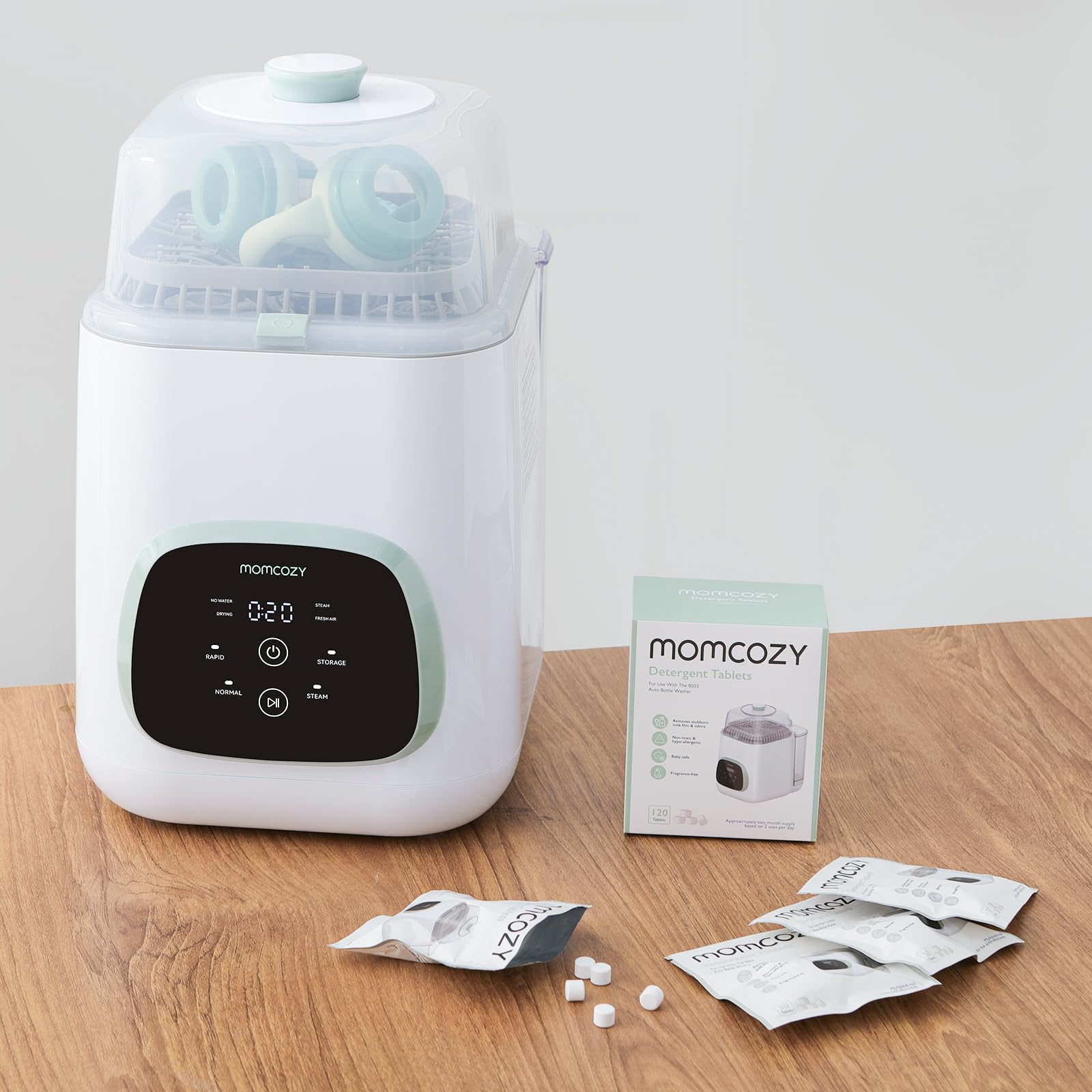 Four bags of 30 tablets support regular cleaning of bottles and parts.