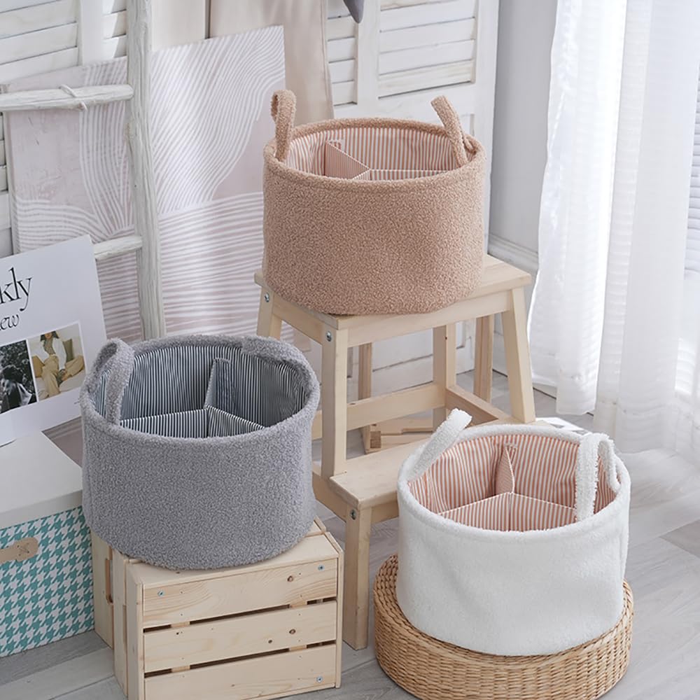 MOMIGO organizer carry handles for easy transport between rooms.