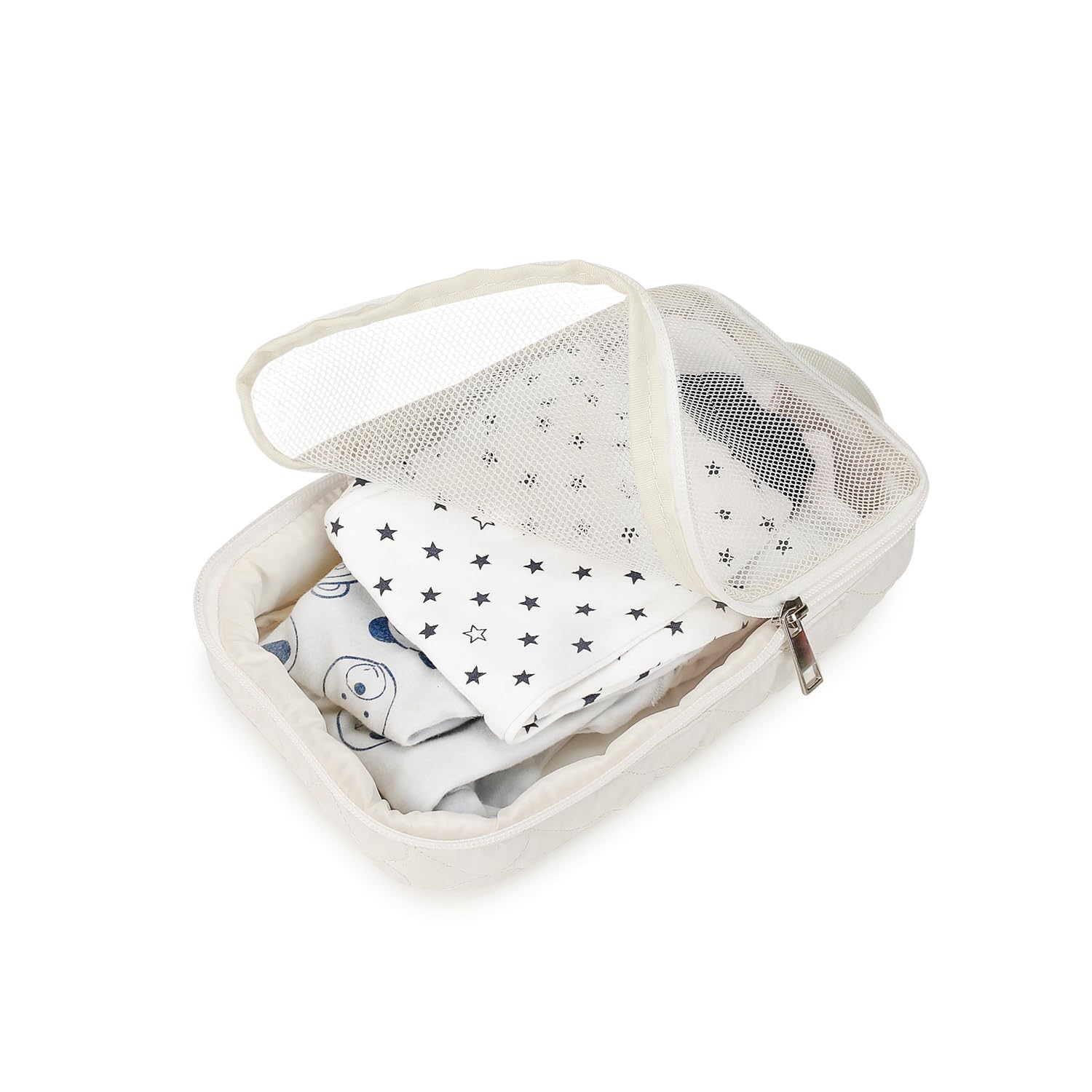 MOMIGO bag made of water-resistant polyester to keep items dry.