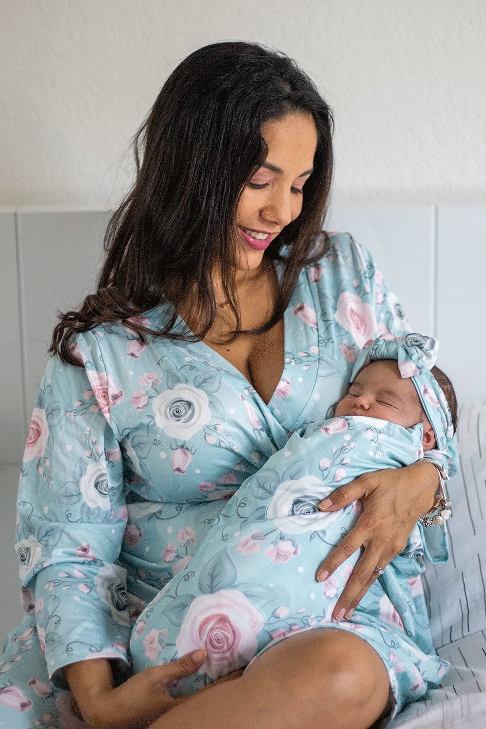 MOMMY O CLOCK loose-fit maternity design, easy movement during feeds