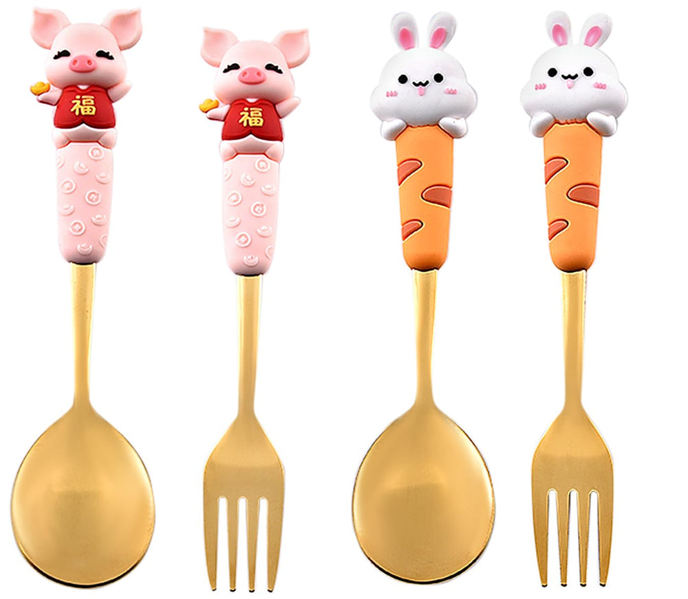 Mom'so cool pig spoon in gold finish for playful family meals.