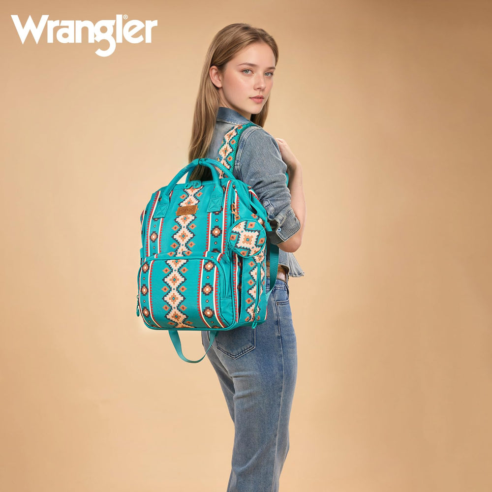 Adjustable padded shoulder straps on Montana West Wrangler diaper bag for comfort