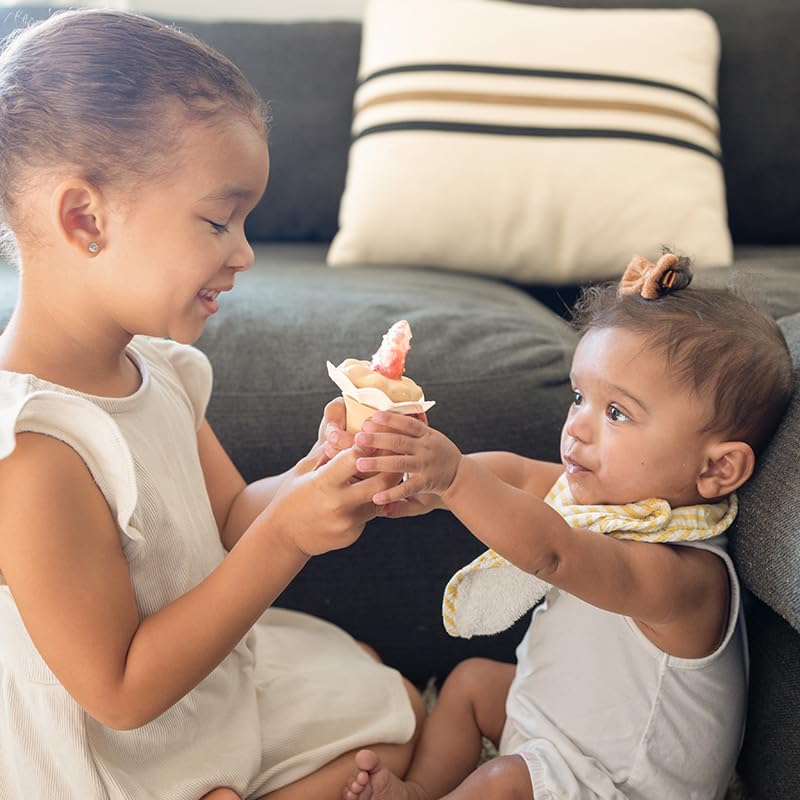 Moonkie BPA-free silicone feeder with two-pouch design