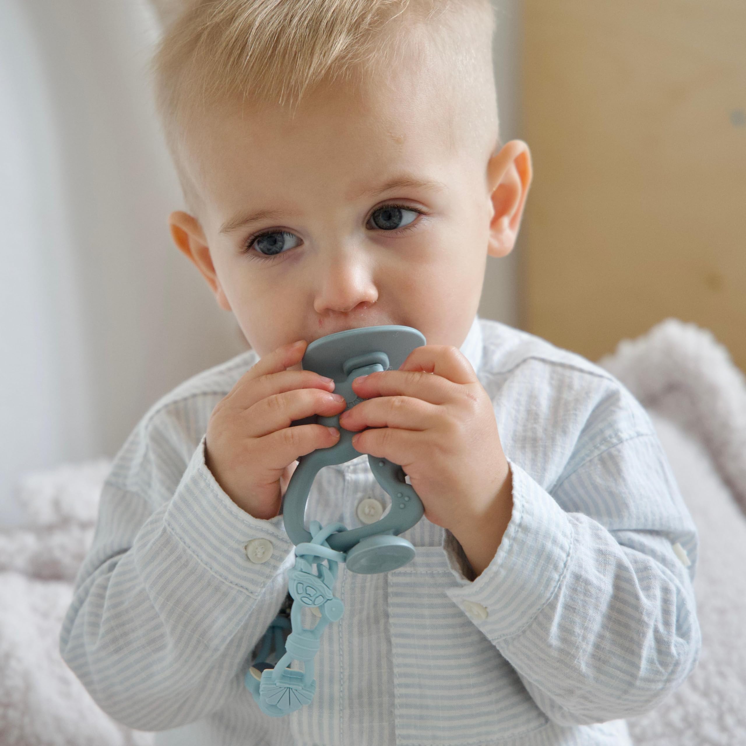 Moonkie Koala Teether leaf stopper design reduces gagging risk.