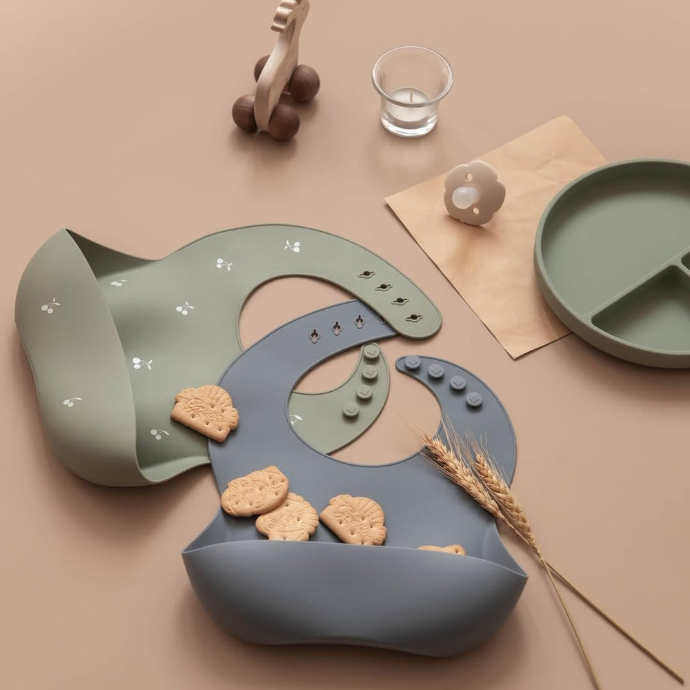 Moonkie bib soft on baby's skin for daily meals.