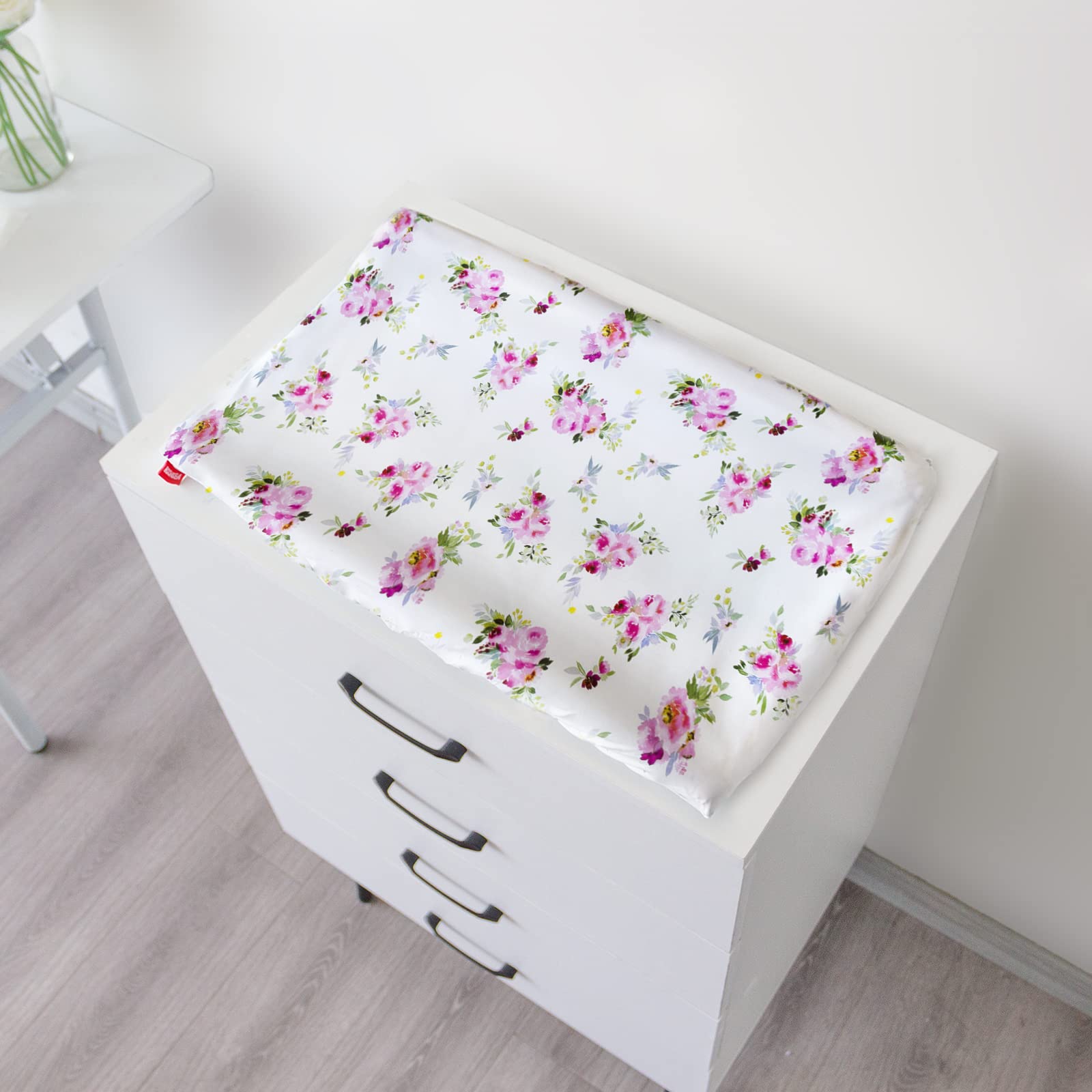 Moonsea cover fitting snugly on 32x16 contoured pad.