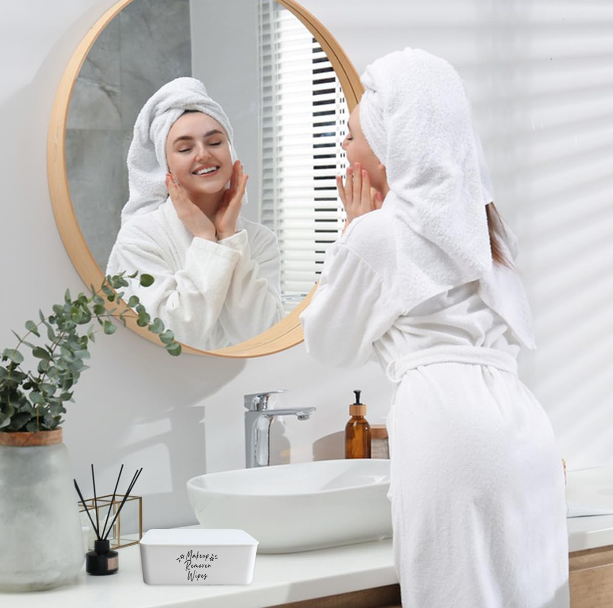 Moorfowl PP material highlights durable, long lasting makeup remover storage.