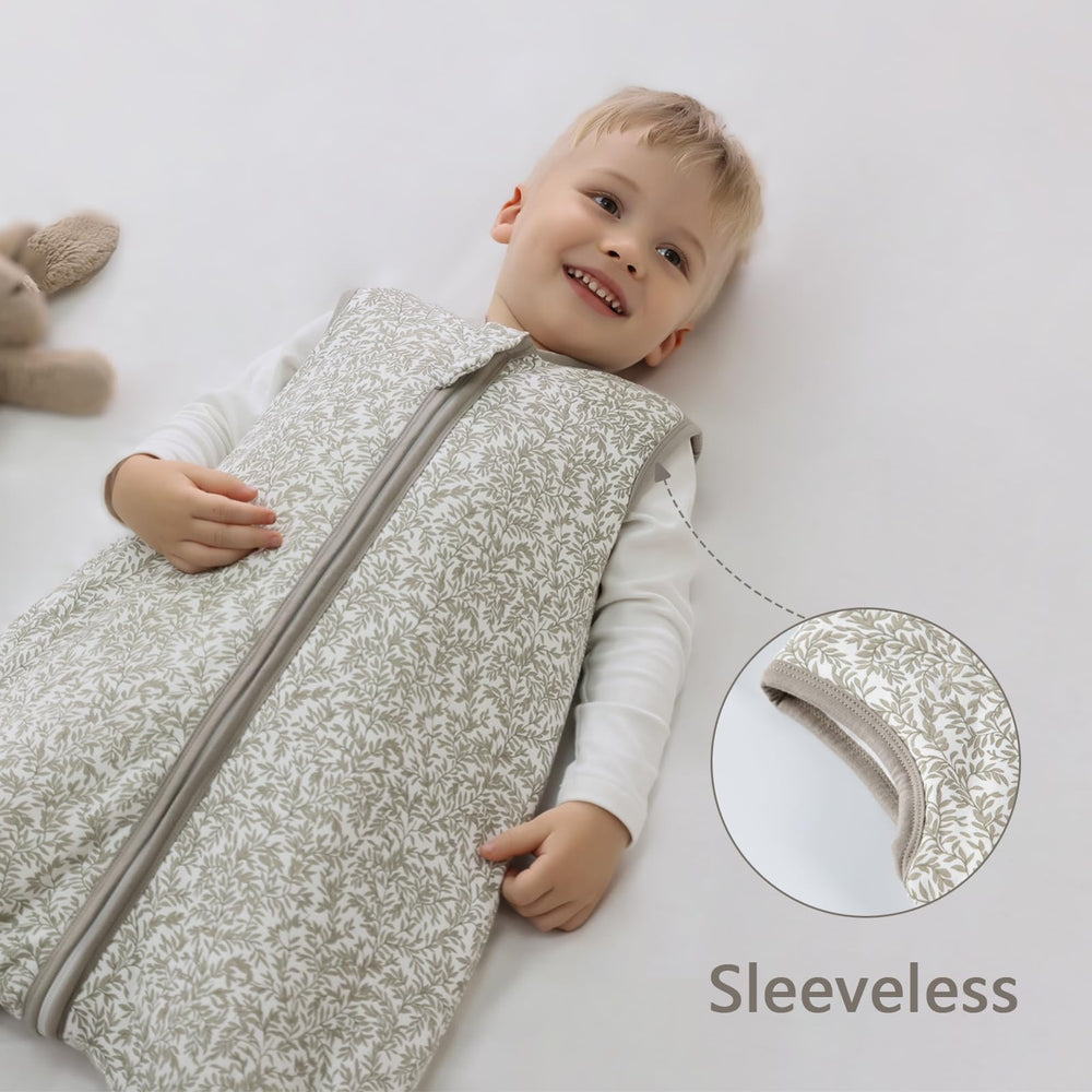 Mosebears 2.5 tog sleep sack delivers warmth for cool rooms.