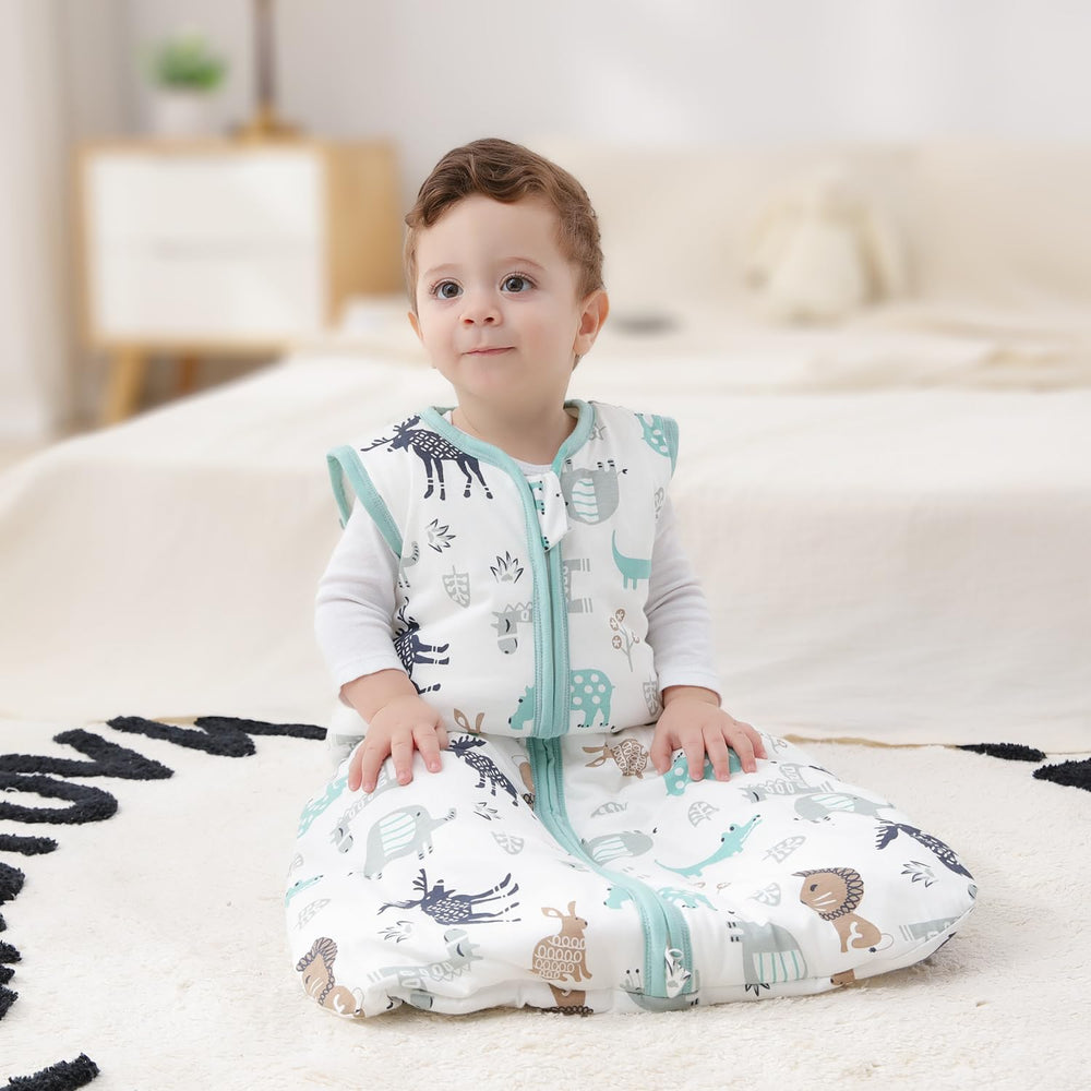 Mosebears 2-way zipper detail, easy dressing and diaper changes