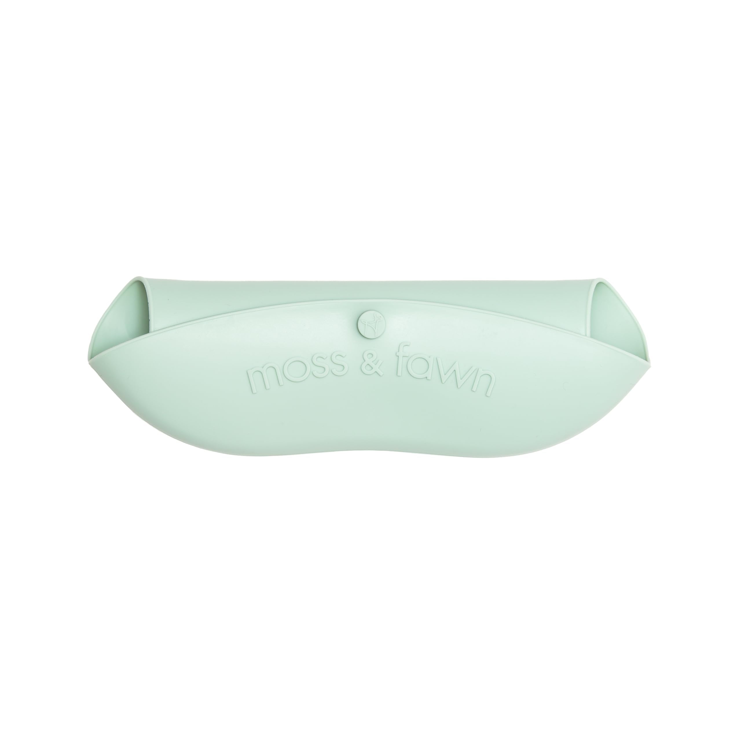Moss and Fawn rollable closure snaps enable quick, compact storage.