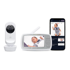 Motorola Nursery Monitor camera view on a 4-3-inch screen for easy viewing.