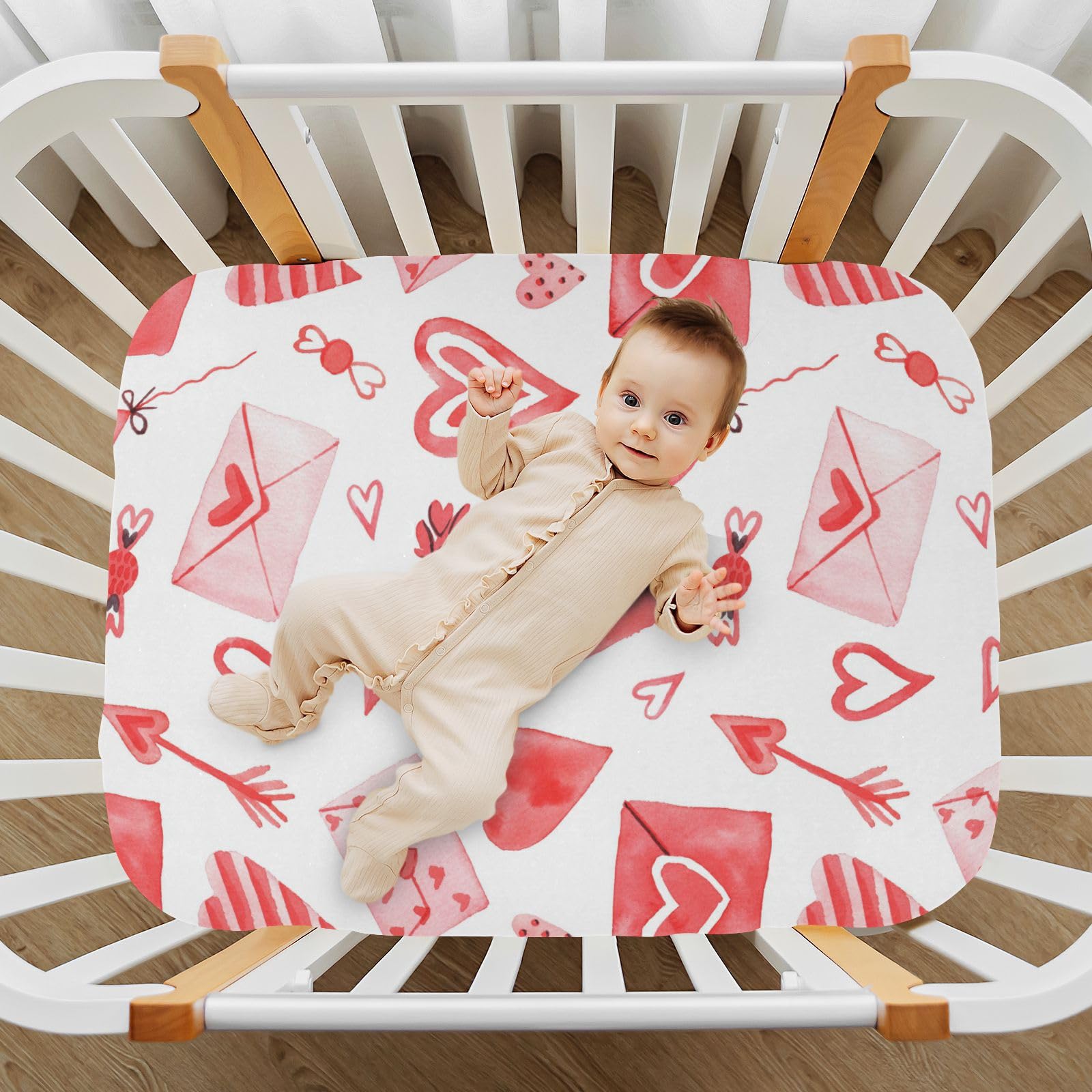 Moudou Valentine's heart crib sheet skin-friendly fabric for sensitive skin.