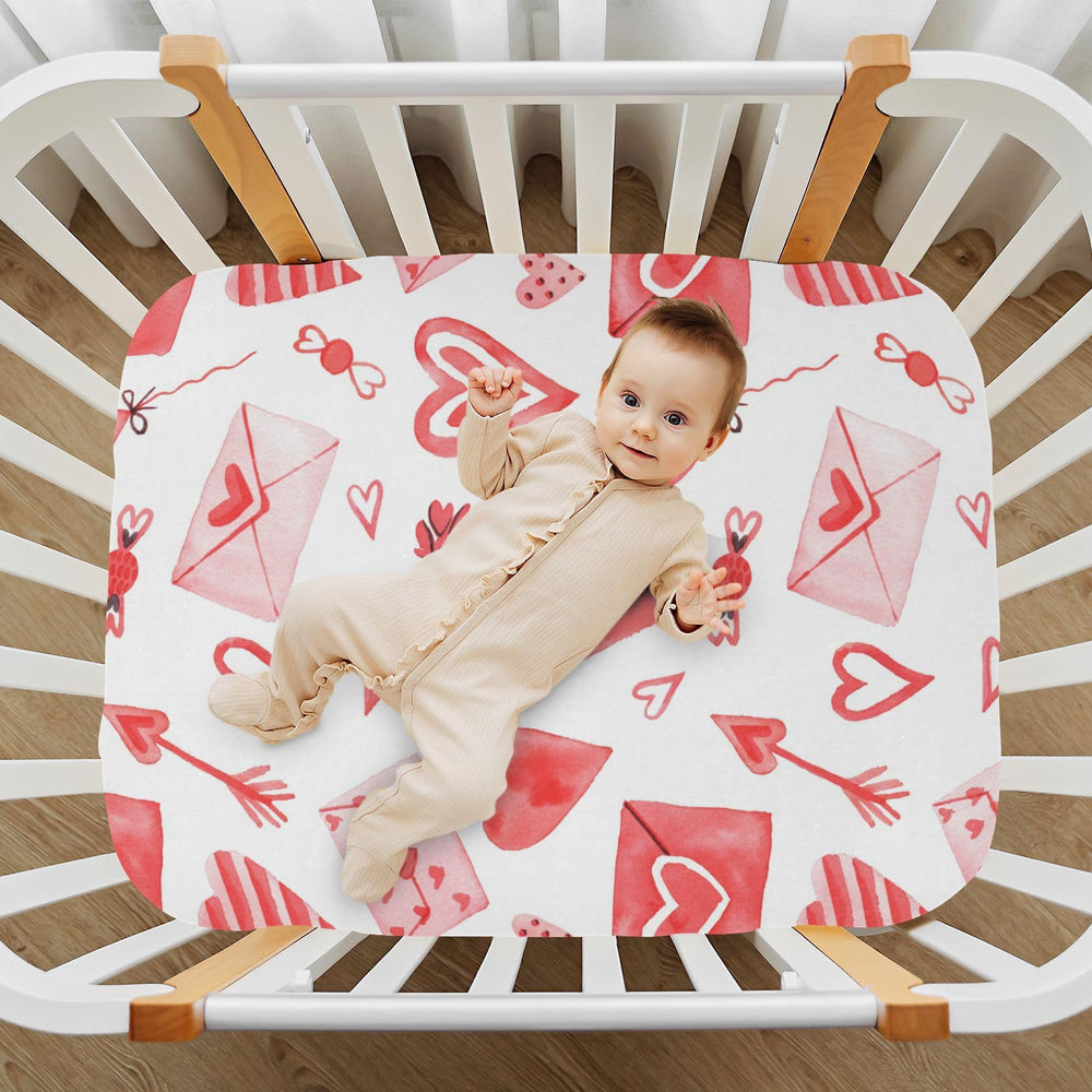 Moudou Valentine's heart crib sheet skin-friendly fabric for sensitive skin.