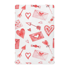 Moudou Valentine's heart crib sheet with soft fabric for gentle sleep.