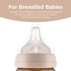 MOYUUM PPSU bottle with clear graduations for precise measurement.