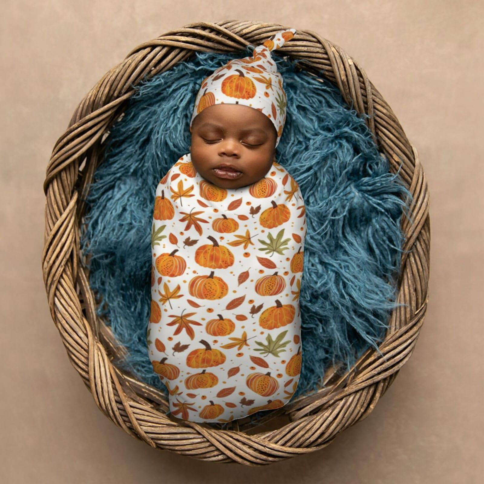 Muishi baby shower gift packaging suggests ready-to-gift presentation.