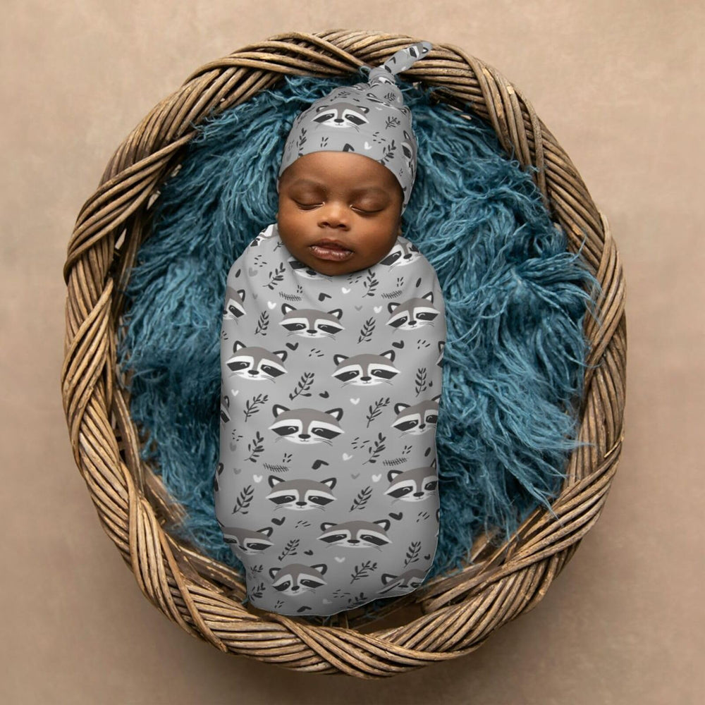 Muishi cocoon-shaped swaddle promotes a snug, womb-like feel for peaceful nights.