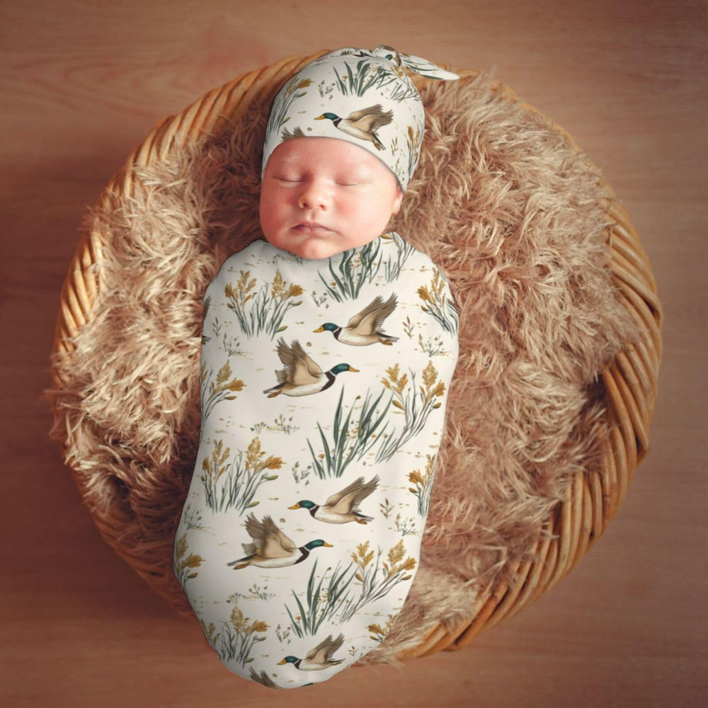 Muishi two-piece set for versatile use as blanket and hospital wear.