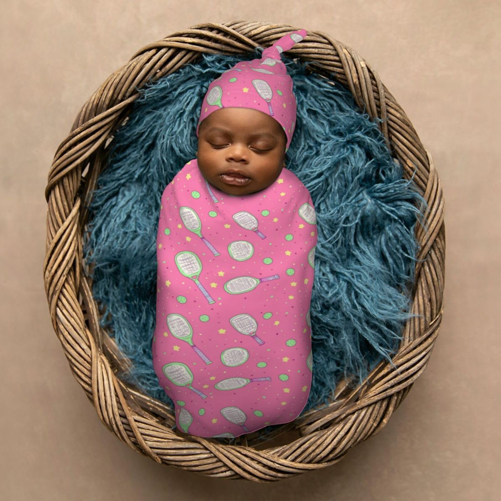 Muishi oval cocoon wrap promotes a secure, cocoon-like sleep environment.