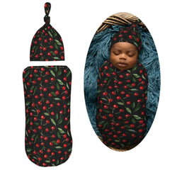 Muishi swaddle blanket close-up highlights smooth edge and cocoon design for safe wrapping.